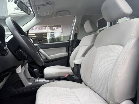 Used 2015 Subaru Forester 2.5i AWD/4WD image 18