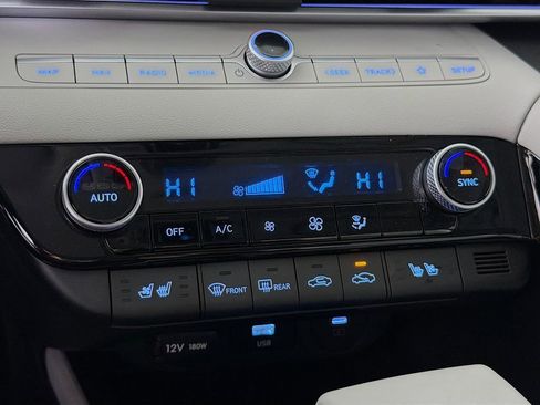 New 2025 Hyundai Elantra Limited image 19