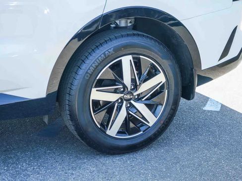 Certified 2023 Kia Sorento EX w/ Panoramic Sunroof Package FWD image 10