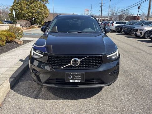 Used 2025 Volvo XC40 B5 Plus AWD/4WD image 8