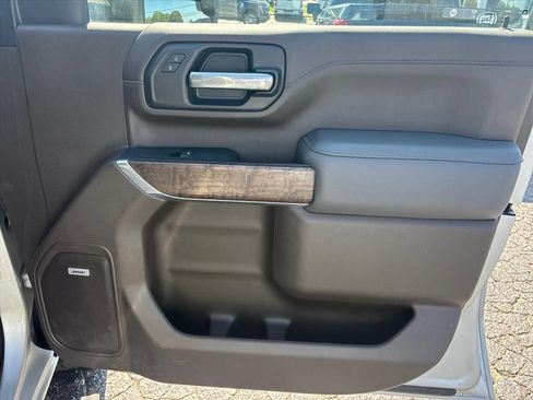 Used 2022 GMC Sierra 2500 Denali w/ Denali Ultimate Package AWD/4WD image 14