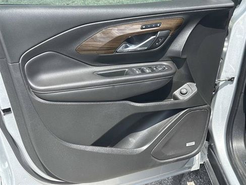 Used 2020 GMC Terrain Denali w/ Denali Premium Package FWD image 10