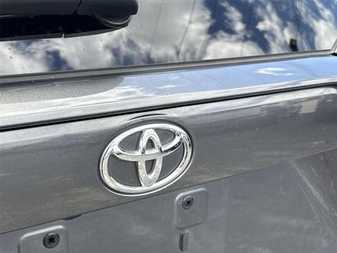 Used 2019 Toyota RAV4 XLE w/ Convenience Package AWD/4WD image 10