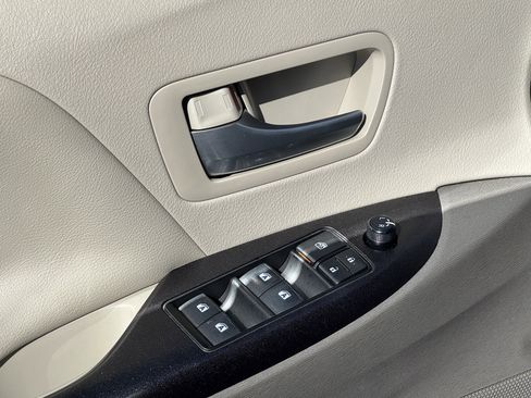 Used 2017 Toyota Sienna LE FWD image 14