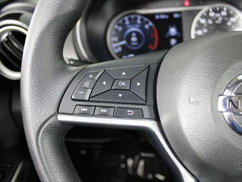 Certified 2020 Nissan Kicks SV image 23