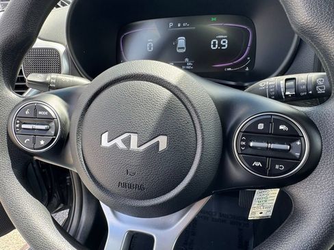 Used 2024 Kia Soul LX w/ Option Group 015 FWD image 28