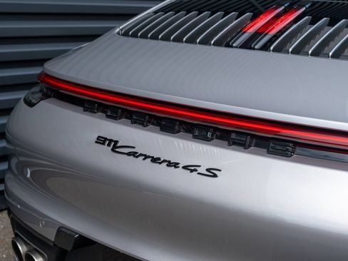 Certified 2021 Porsche 911 Carrera 4S AWD/4WD image 19