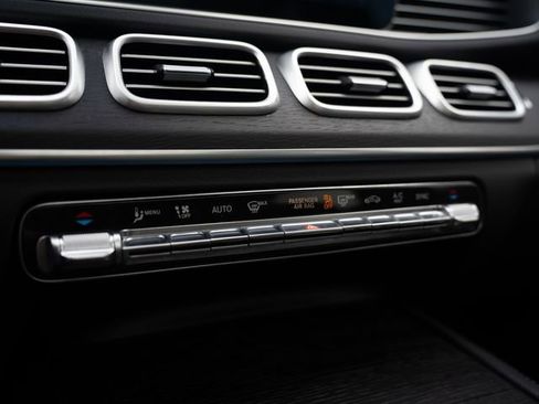 Used 2024 Mercedes-Benz GLS 450 4MATIC image 26