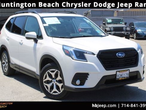 Used 2023 Subaru Forester Premium AWD/4WD image 1