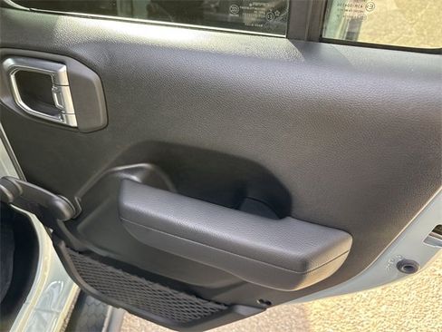 Used 2024 Jeep Wrangler Sport image 16