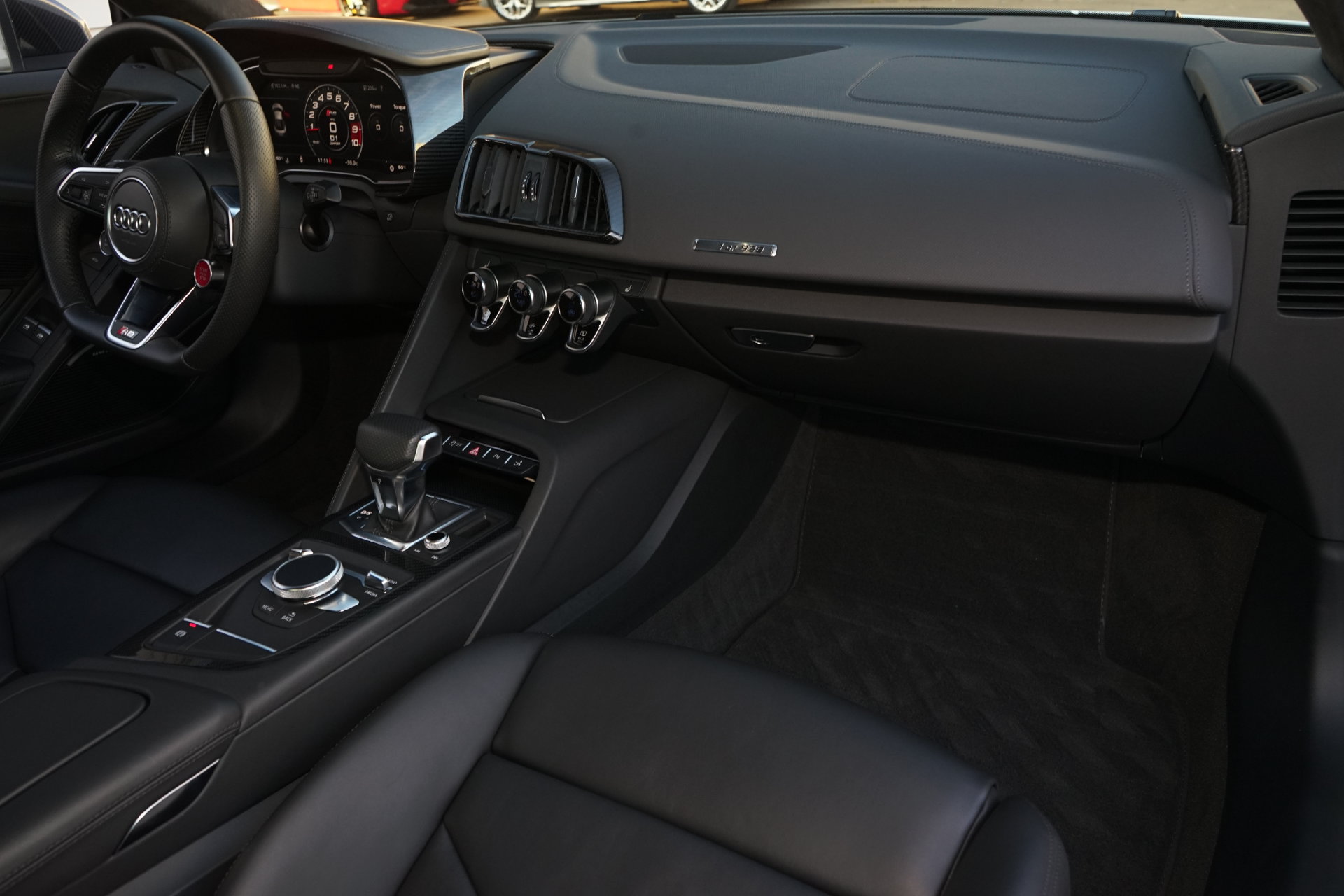 Used 2018 Audi R8 V10 w/ Premium Package RWD image 5
