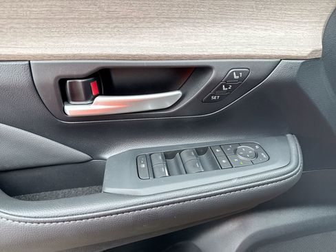 Certified 2026 Toyota Grand Highlander Platinum image 15