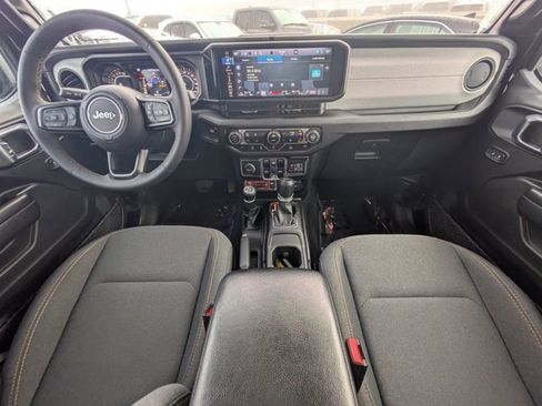 Used 2024 Jeep Gladiator Sport image 12