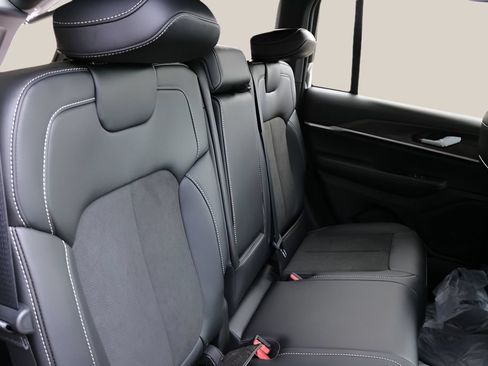 New 2026 Jeep Grand Cherokee Altitude RWD image 17