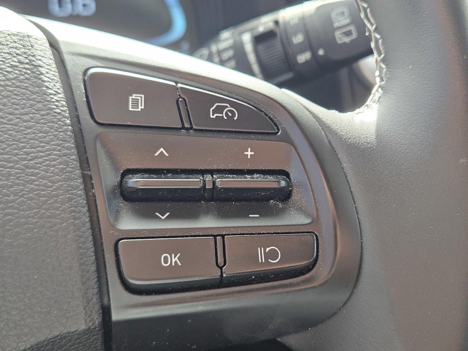 Used 2024 Hyundai Venue SEL FWD image 25