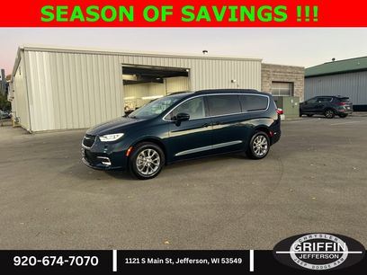 Used 2022 Chrysler Pacifica Touring-L