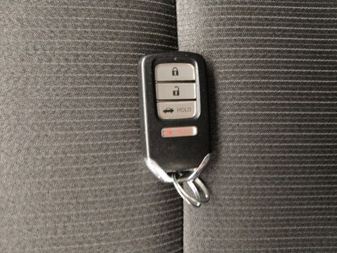 Used 2018 Honda Accord LX image 32