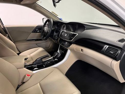 Used 2016 Honda Accord LX image 11
