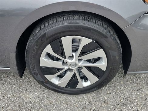 Used 2024 Nissan Altima 2.5 S image 7