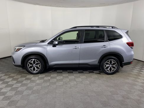 Used 2020 Subaru Forester Premium image 10