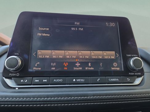 Used 2021 Nissan Rogue SV w/ Premium Package image 18