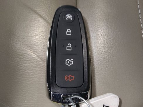 Used 2018 Ford Escape Titanium w/ Ford Safe & Smart Package AWD/4WD image 32