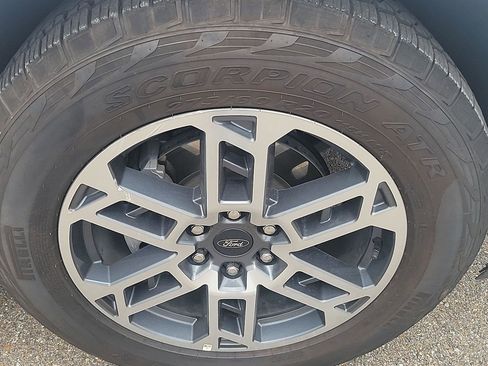 Used 2025 Ford Expedition Active AWD/4WD image 29