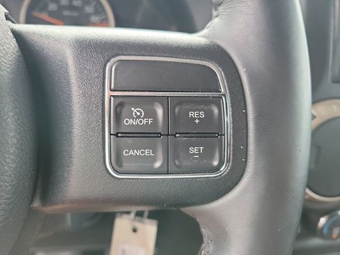 Used 2016 Jeep Wrangler Unlimited Sahara image 17