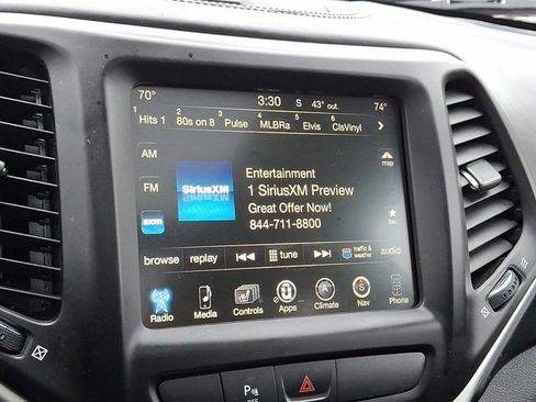 Certified 2018 Jeep Cherokee Overland image 22