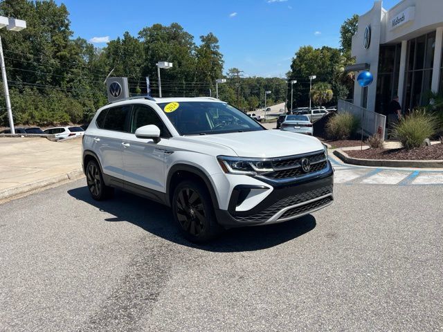 Used 2024 Volkswagen Taos SEL AWD/4WD image 1