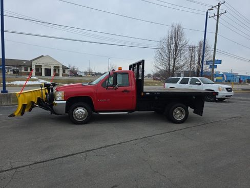 Used 2009 Chevrolet Silverado 3500 W/T w/ Snow Plow Prep Package image 2