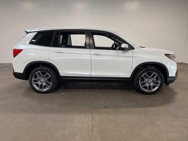 Used 2023 Honda Passport EX-L image 2
