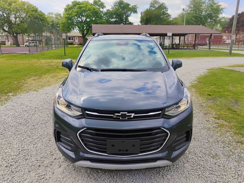 Used 2021 Chevrolet Trax LT w/ Premium Seat Package AWD/4WD image 19