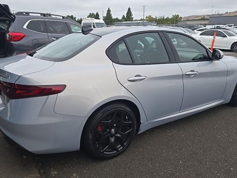 Used 2022 Alfa Romeo Giulia Ti RWD image 4
