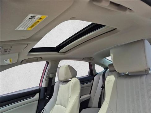 Used 2022 Honda Accord EX-L image 8