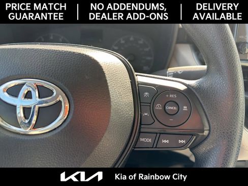 Used 2024 Toyota Corolla Cross L image 16