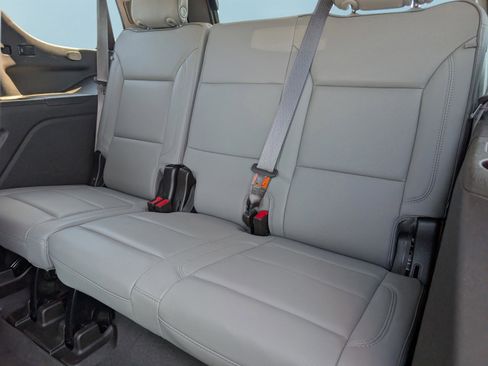 Used 2023 GMC Yukon SLT RWD image 14