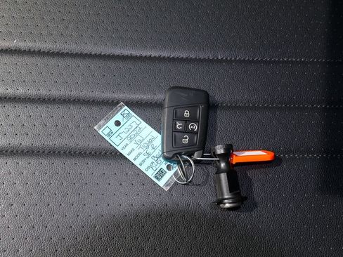Used 2022 Volkswagen Tiguan SE R-Line AWD/4WD image 26