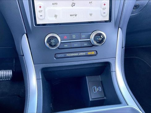 Used 2024 Ford Edge SE w/ Black Appearance Package AWD/4WD image 32