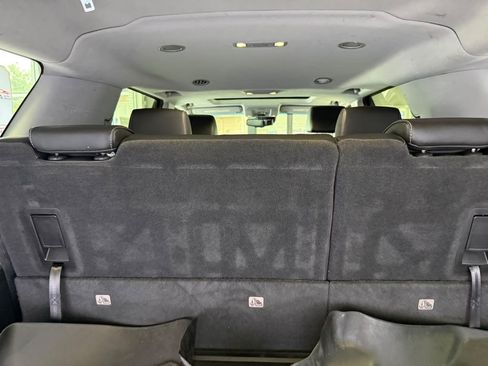 Used 2018 Chevrolet Suburban LT AWD/4WD image 43