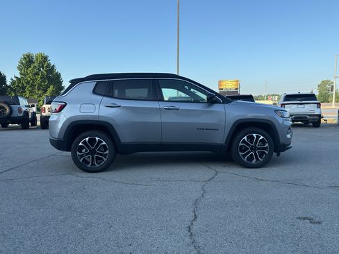 Used 2024 Jeep Compass Limited AWD/4WD image 6