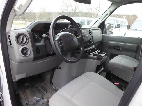 Used 2012 Ford E-350 and Econoline 350 XL w/ Interior Upgrade Pkg image 16