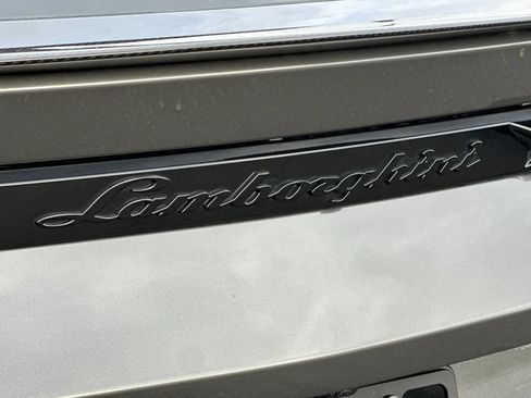 Used 2024 Lamborghini Urus Performante image 13