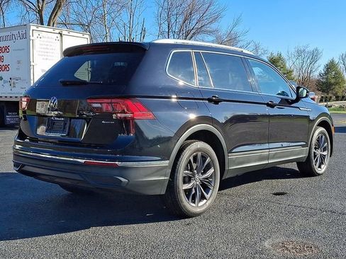 Used 2022 Volkswagen Tiguan SE AWD/4WD image 9