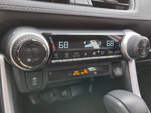 Used 2024 Toyota RAV4 XLE FWD image 25
