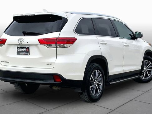 Used 2019 Toyota Highlander XLE FWD image 13