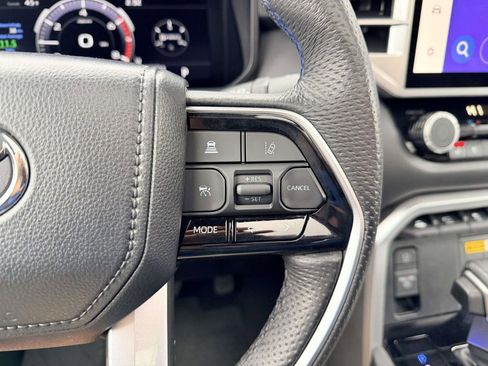 Used 2024 Toyota Tundra Platinum image 7