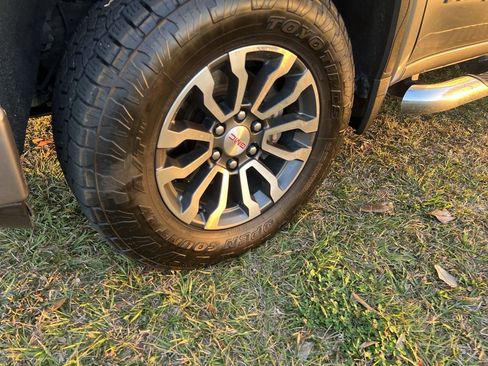 Used 2021 GMC Sierra 1500 AT4 w/ AT4 Value Package image 17