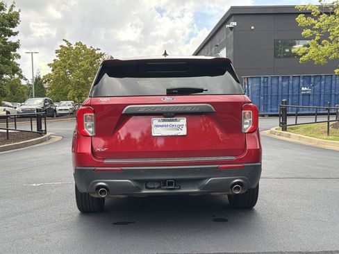 Used 2024 Ford Explorer XLT w/ Equipment Group 202A RWD image 16