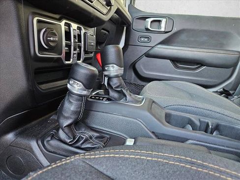Used 2025 Jeep Wrangler Unlimited Sahara AWD/4WD image 13